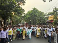 
      
      Mamata Banerjee joins hawkers protest against demolition drive
      
      