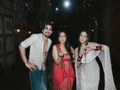 
      
      Asees Kaur comes up with Punjabi romantic track 'Gal Dil Di'
      
      