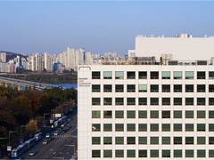 
      
      Hyundai Card Reopens Korea's Kimchi Bond Market, Expands Funding
      
      