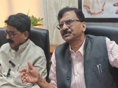 
      
      Sanjay Raut warns 6 rebel MPs after parliamentary meeting
      
      