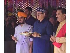 
      
      J-K CM Omar Abdullah offers prayers at Kheer Bhawani temple
      
      