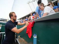 
      
      Kane, England teammates spend recovery day at Kansas City Royals
      
      
