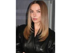 
      
      Jodie Comer stunned by Hugh Jackman's Robin Hood look
      
      