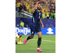 
      
      Cunha creates history with record-equalling brace for Brazil
      
      