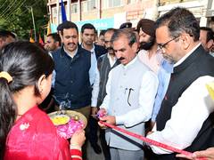 
      
      Himachal Pradesh CM inaugurates parking facility at Kasumpti
      
      