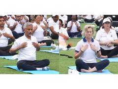 
    EAM Jaishankar, Norway's Envoy perform yoga in Nehru Park
    