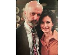 
      
      Actor Courtney Cox pays tribute to late director Jimmy Burrows
      
      