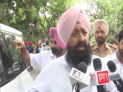 
      
      Delhi: Punjab Congress top brass meets Sonia Gandhi
      
      