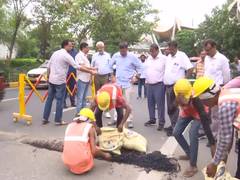 
      
      Delhi PWD's special drive aims to fill 2,000 potholes
      
      