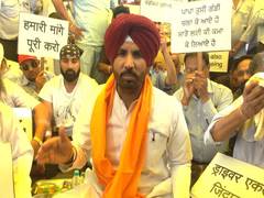 
      
      Chandigarh Tricity cab driver union continues protest
      
      