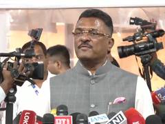 
      
      Six UBT Sena MPs joining Shiv Sena today: Pratap Sarnaik
      
      