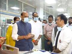
      
      Lucknow fire tragedy: Rajnath Singh visits KGMU to meet injured
      
      