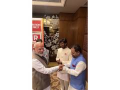 
      
      PM Modi's 'Binod Se Kuch Baatein' moment wins hearts
      
      