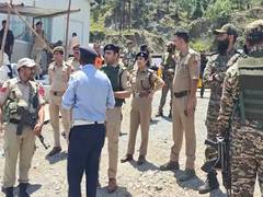 
      
      Security forces conduct mock drill on NH-44 in Ramban ahead of Sh
      
      