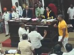 
      
      Chaos in Chennai Corporation Council: DMK, AIADMK councilors clas
      
      