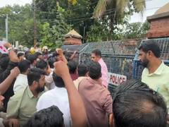 
      
      DYFI marches to Kannur Collectorate against UDF policies
      
      