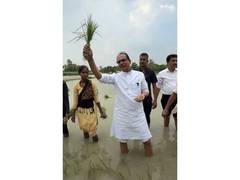 
      
      Union minister Chouhan shares agricultural experience
      
      