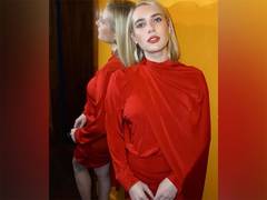 
      
      Emma Roberts to return for 'Aquamarine' TV series
      
      
