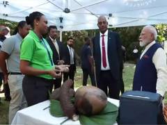 
      
      PM Modi visits National Botanical Garden with President Herminie in Seychelles
      
      