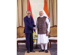 
      
      PM Modi meets Mauritius counterpart
      
      