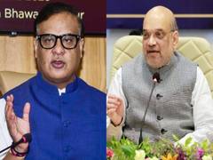 
      
      Assam CM Sarma holds phone with HM Shah
      
      