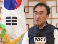 
      
      EAM's Seoul visit strengthens India-South Korea ties: Envoy Lee
      
      