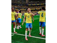 
      
      Gabriel Martinelli celebrates after Brazil's R16 qualification
      
      