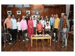 
      
      Shimla Governor Kavinder Gupta distributes artificial limbs
      
      