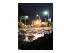 
      
      Flash flood near Jispa brings traffic to a standstill
      
      