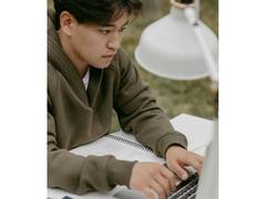 
      
      Companies should safeguard entry-level jobs amid AI shift: WEF 
      
      