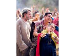 
      
      Akshay Kumar thanks veterans Farida Jalal, Kiran Kumar
      
      