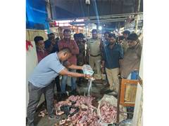 
      
      elangana: Two held for allegedly supplying beef as mutton
      
      