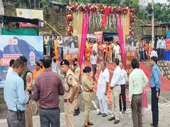 
      
      J-K: Chanderkote welcomes first batch of Amarnath pilgrims
      
      