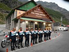 
      
      Indian Army's Corps of Signals Dare Devils attempt new world reco
      
      