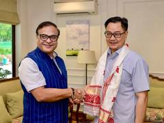 
      
      Assam CM, Kiren Rijiju discuss flood rehabilitation during meetin
      
      