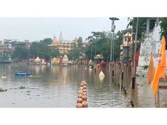 
      
      Heavy rain triggers waterlogging in Ujjain, Shipra River swells
      
      