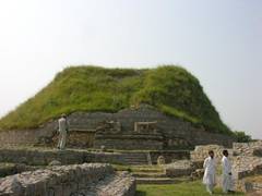 
      
      UNESCO warns Pak over cement 