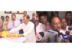 
      
      Chhattisgarh CM Vishnu Deo Sai pays last respects to Teejan Bai
      
      