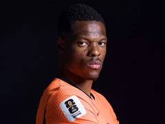
      
      Real Madrid signs Dutch full-back Dumfries on four-year deal
      
      