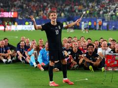 
      
      FIFA WC: The story of Norway's viral 'Viking Row' celebration
      
      