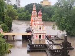 
      
      Water enters Pimpri-Chinchwad’s Morya Gosavi Ganpati Temple
      
      