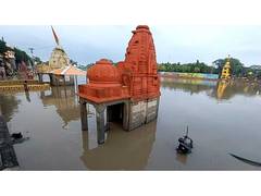 
      
      MP: Temples submerged as Shipra River water level rises amid rain
      
      