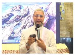 
      
      Asaduddin Owaisi urges Telangana CM to issue citizens PRC
      
      