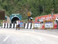
      
      Uttarakhand: Traffic diverted on Delhi-Dehradun Expressway due to
      
      