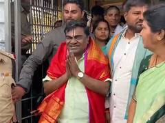 
      
      Babu Mohan offers prayers at Sri Venkateswara Swamy temple 
      
      
