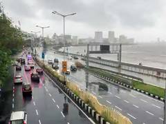 
      
      IMD issues heavy rain alert for Mumbai, Konkan districts
      
      