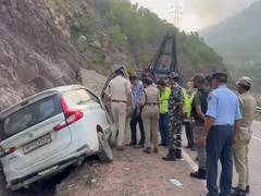
      
      Amarnath Yatra: Five pilgrims injured in car accident
      
      