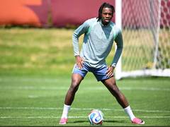 
      
      Switzerland coach Yakin confirms Manzambi out of Argentina clash
      
      