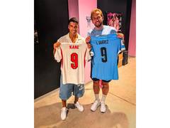 
      
      Suarez meets Kane, exchanges jerseys before England's QF fixture
      
      