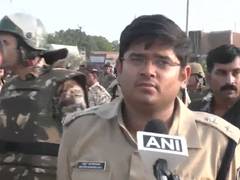 
      
      6 cops injured as stone pelting erupts during 'Chakka Jaam' in Da
      
      